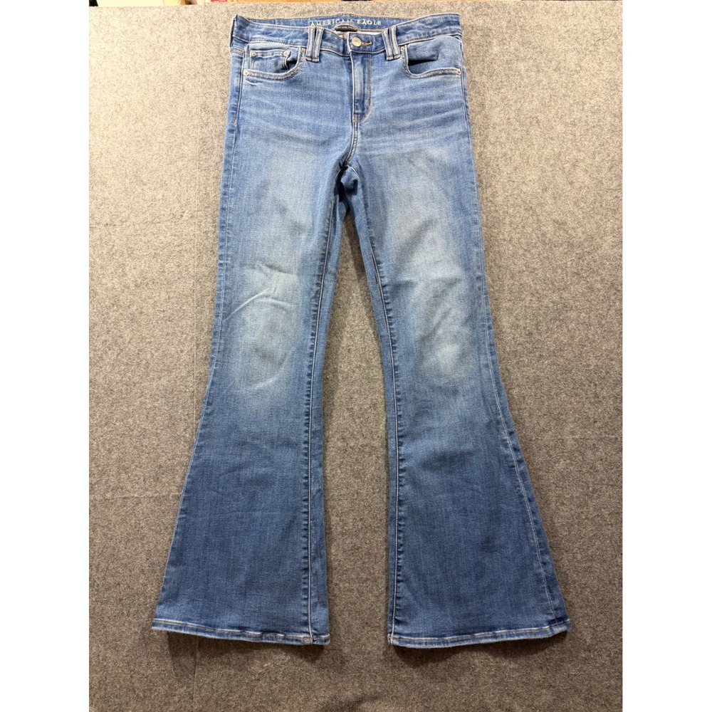 American Eagle Low-Rise Flare Jeans Next Level Stretch Medium Wash Size 6 Reg